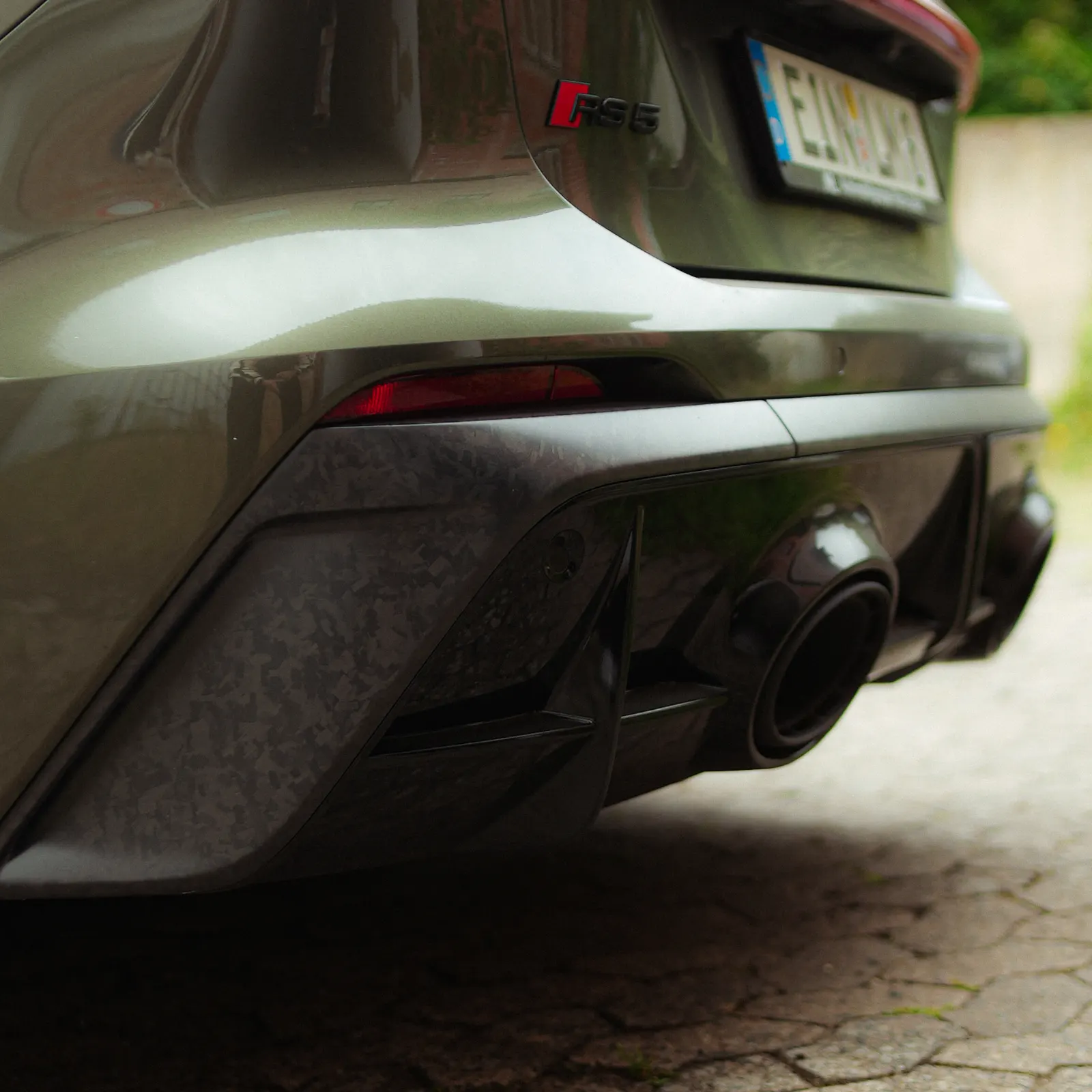 Heckschürze und Endrohr des RS5